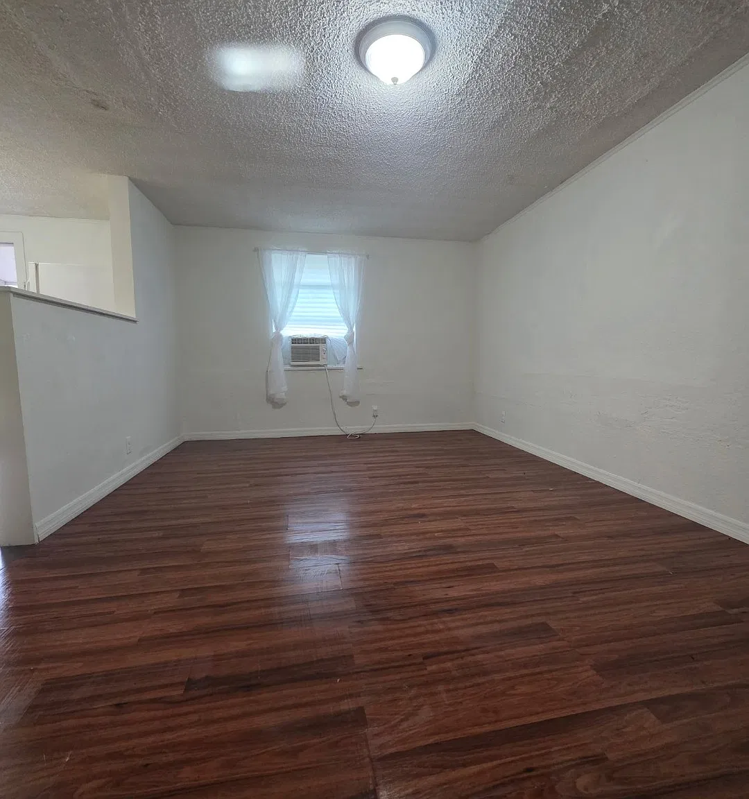 535 McDonald Ave — Photo 2