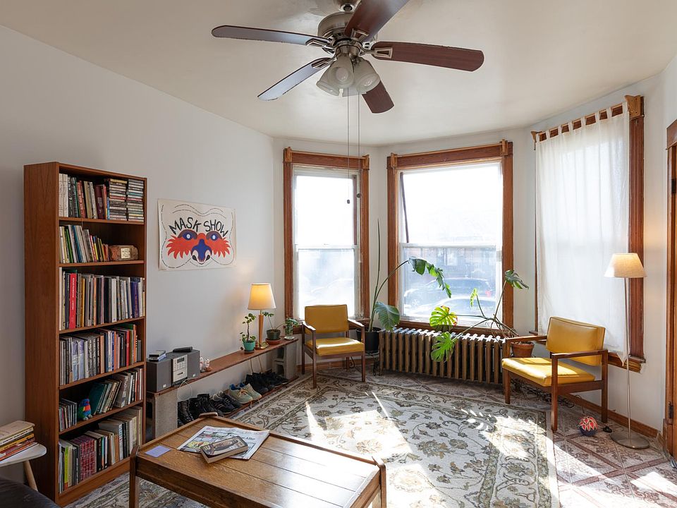 1st image of 2735 N Hamlin Ave #1
