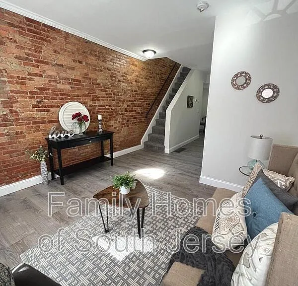 3205 Latona St — Photo 14