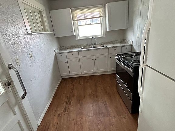 4th image of 128 N Academy St