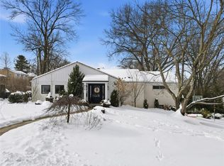 824 Foxland Dr, Pittsburgh, PA 15243