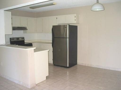 3rd image of 9491 Palm Cir S APT 107