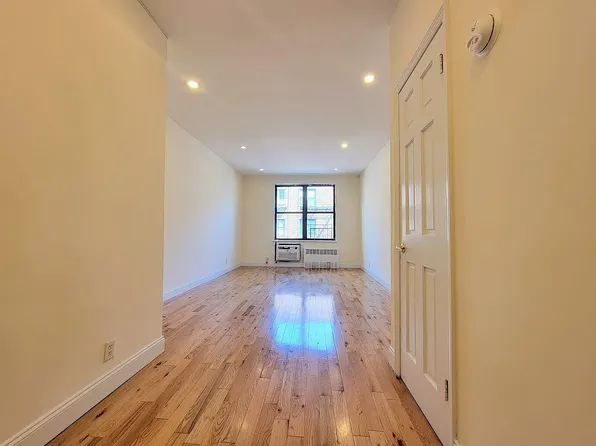 506 E 88th St #4O, New York, NY 10128