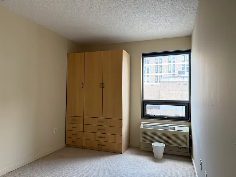 111 N 9th St #218 — Photo 9