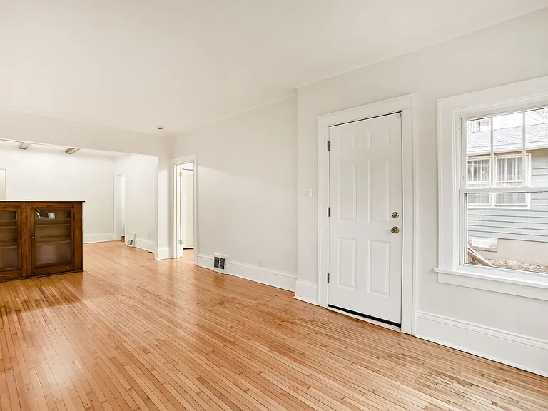 3407 Oliver Ave N — Photo 8