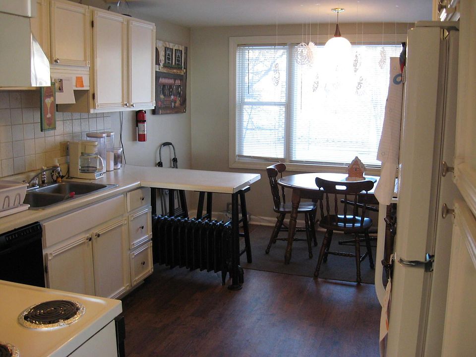 2nd image of 422 N 17th Ave E