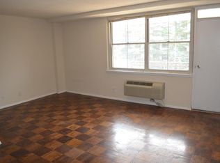 2030 N Adams St APT 810, Arlington, VA 22201