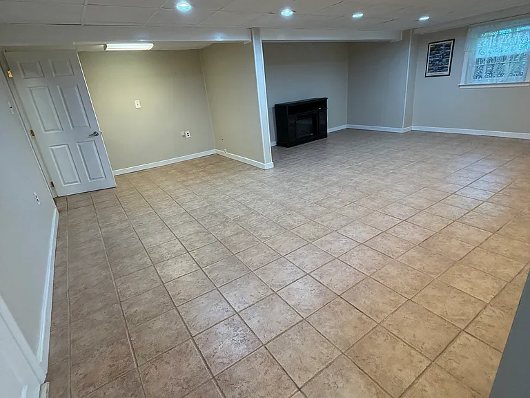 1043 Davis Grove Rd — Photo 2