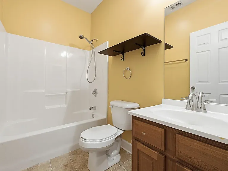 3 bed, 1178 sqft, $1,795 — Photo 2