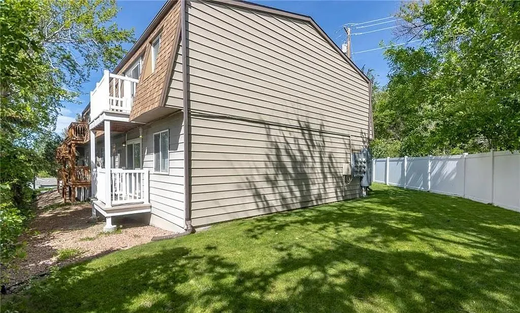 2 bed, 700 sqft, $1,095 — Photo 3