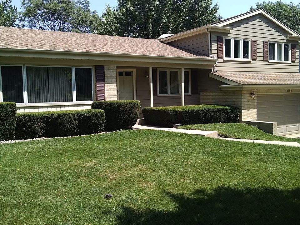 2402 East Lillian Ln--front