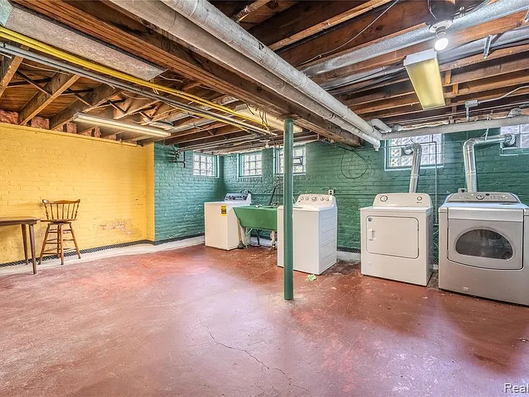 605 W Hudson Ave — Photo 22