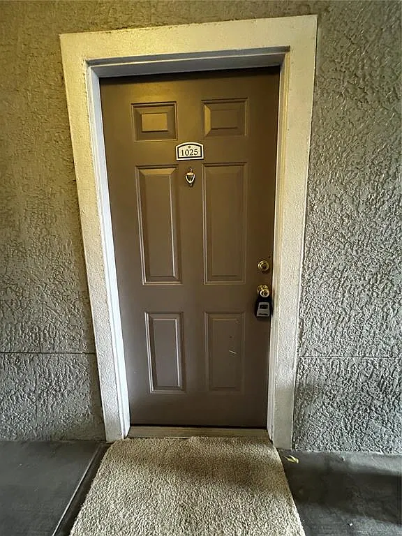 1 bed, 1.0 bath, 890 sqft, $1,450 — Photo 2