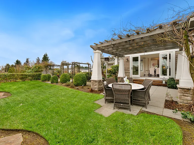 9676 Evergreen Dr NE — Photo 13
