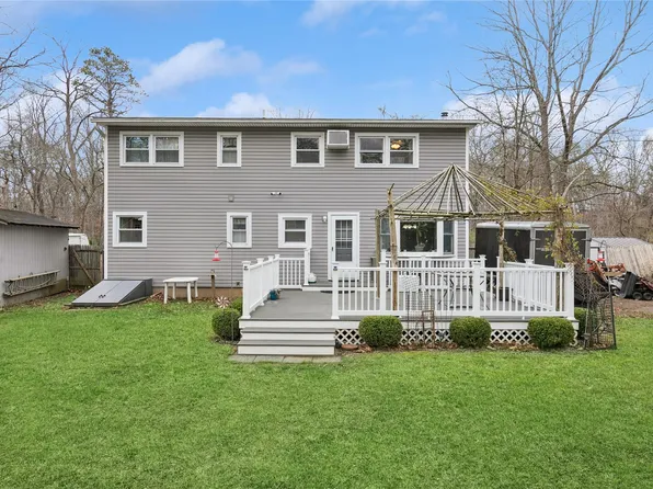 113 Ridge Road, Ridge, NY 11961