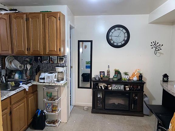 3rd image of 3015 Radcliff Ave #1