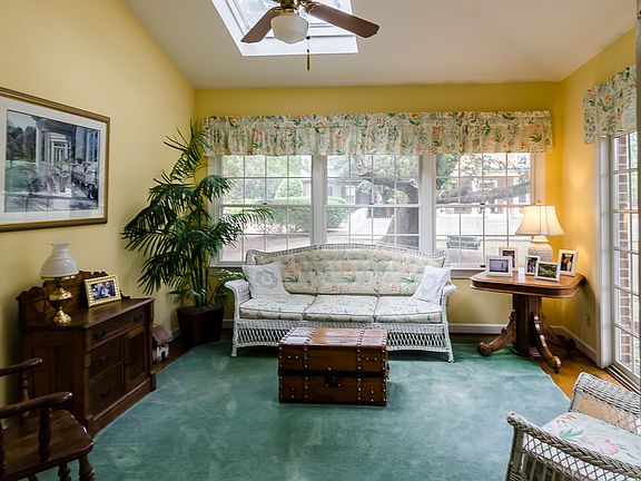 2nd image of 1717 Lovetts Pond Ln
