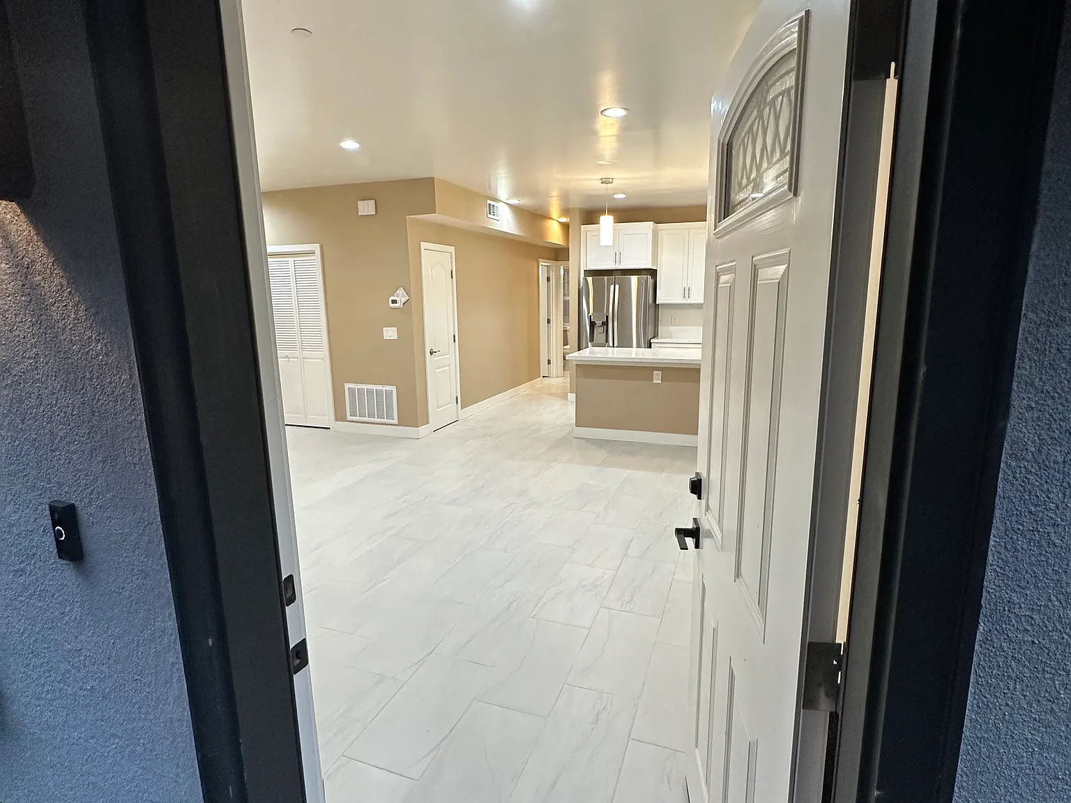 3 bed, 1316 sqft, $3,600 — Photo 4