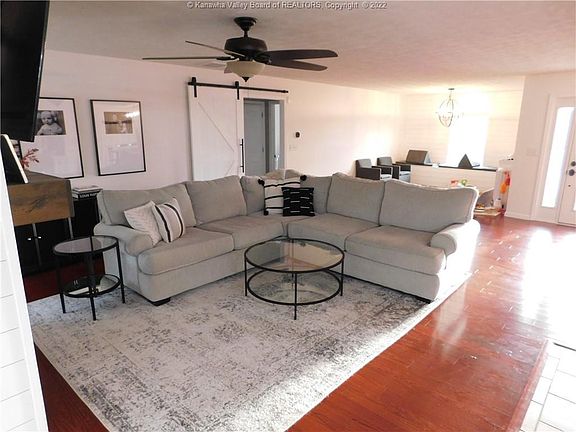 4th image of 109 Southern Woods Dr