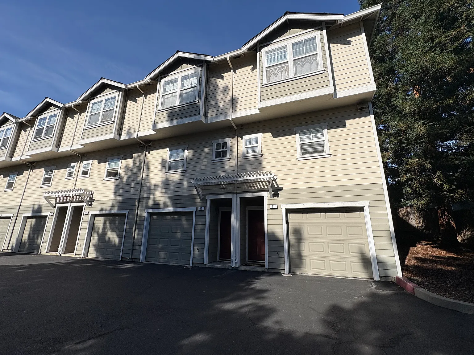 2 bed, 2.5 bath, 1115 sqft, $2,895 — Photo 2