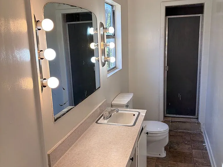 2501 Proctor Ave — Photo 5