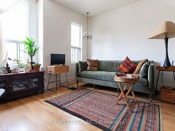4th image of 13 Hook Ave