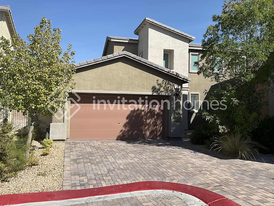 219 Heathrow Lake Ave