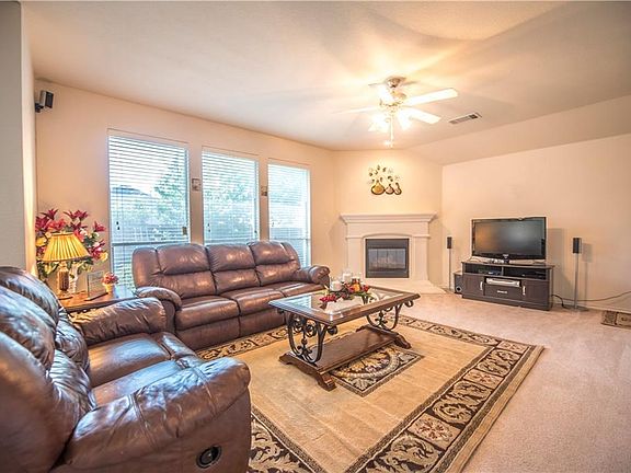 4th image of 1605 Skyview Dr