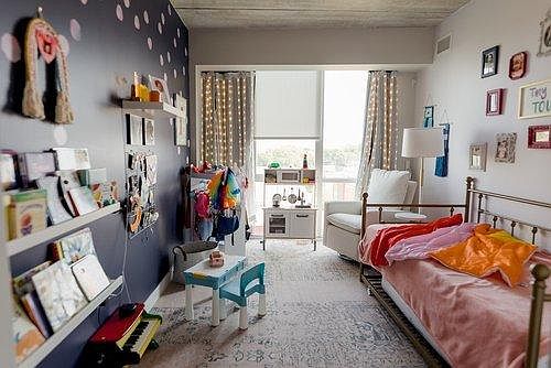 Third bedroom, currently used for my daughter. It includes not one but two (!) closets. It is N-facing, and directly overlooks the 606 Bloomingdale trail.