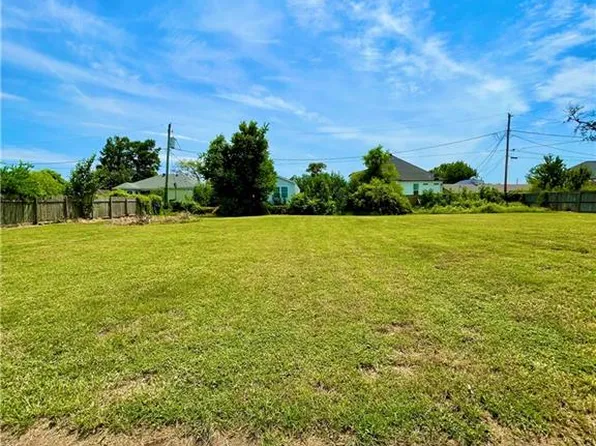 400 Doerr Dr, Arabi, LA 70032