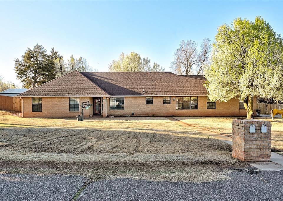 1st image of 2024 W Rose Oak Dr