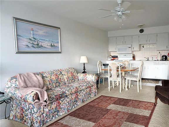 4th image of 4346 Tahitian Gardens Cir APT C