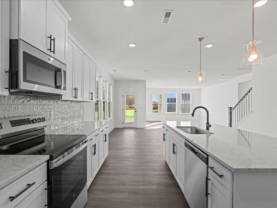 1076 Channel Drop Loop, Zebulon, NC 27597