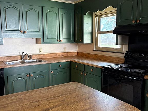 4th image of 1605 Arthur Ave