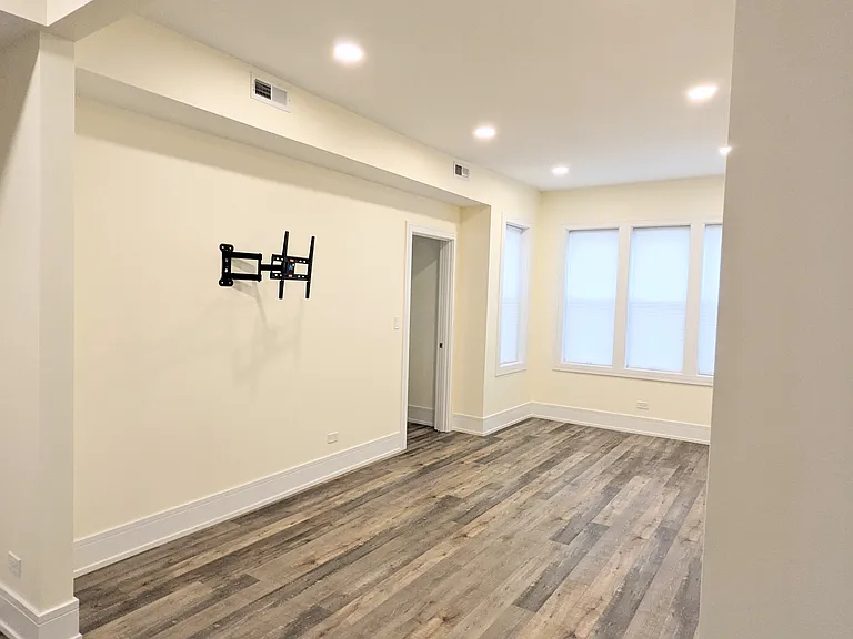 1918 N Ridgeway Ave #2 — Photo 12