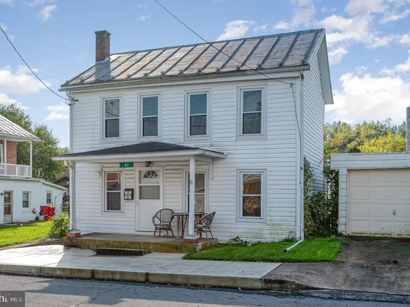 81 Broad St, Newville, PA 17241