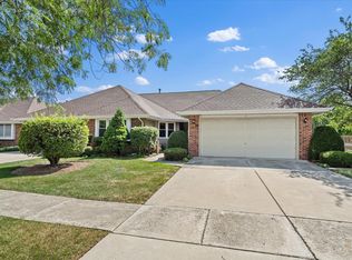 1 Fallcreek Cir, Montgomery, IL 60538