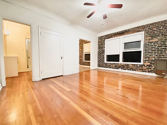 3rd image of 608 S Dunsmuir Ave APT 204