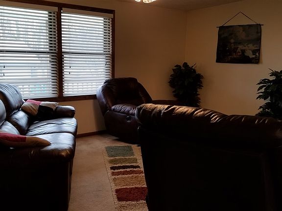 2nd image of 370 N Main St