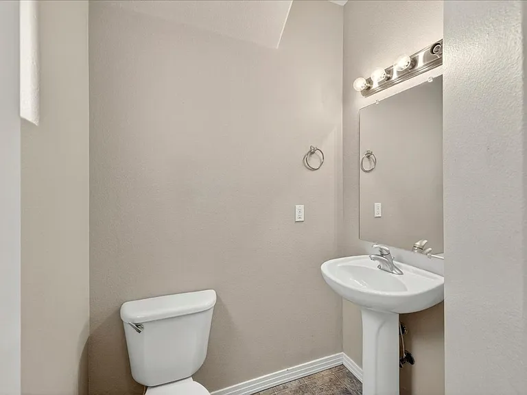 1509 S Euclid Ave — Photo 13