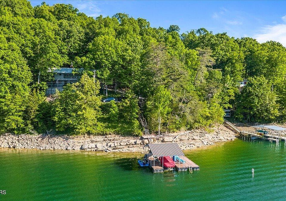 1st image of 244 Lakeshore Dr