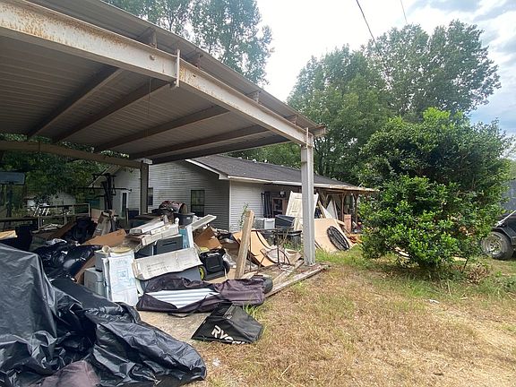 3rd image of 970 Crews Rd