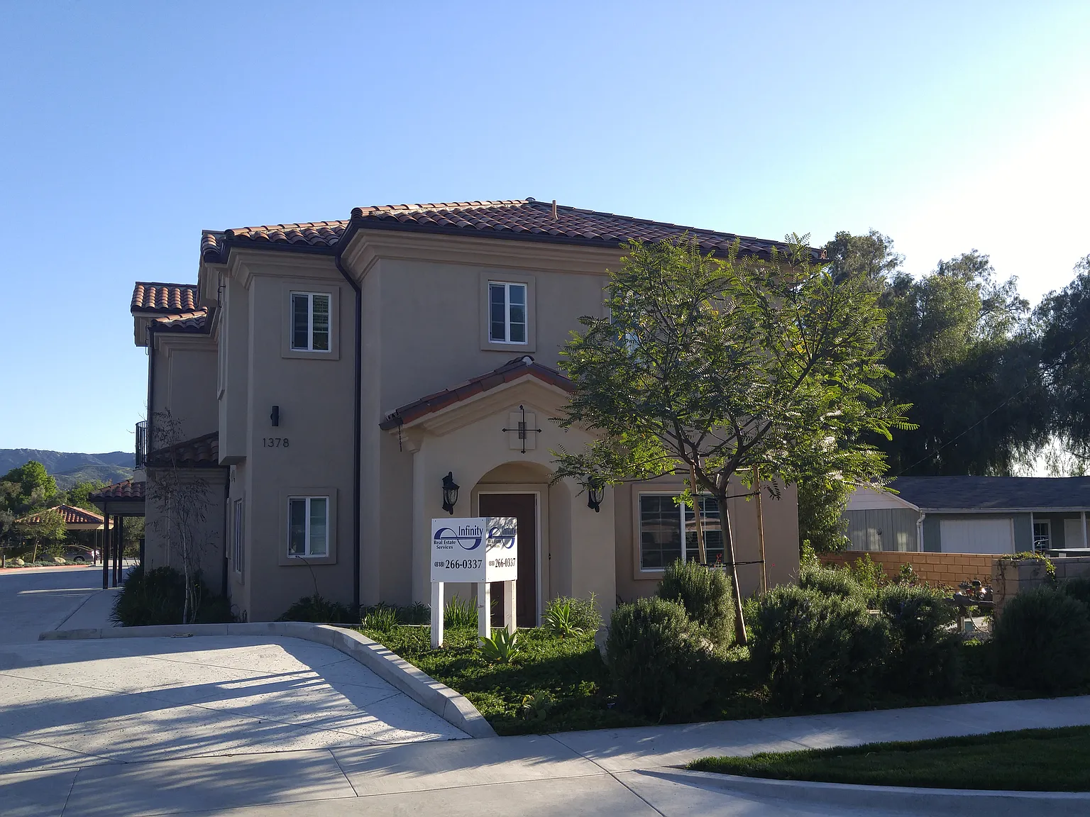 2 bed, 800 sqft, $2,450 — Photo 2