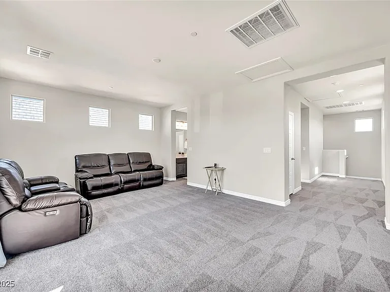 1012 E Sunset Rd — Photo 31