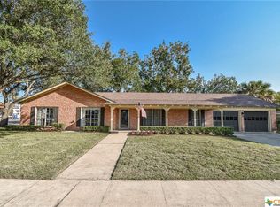 1007 Fern Ln, Victoria, TX 77904