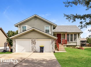 10315 N Baltimore Ave, Kansas City, MO 64155