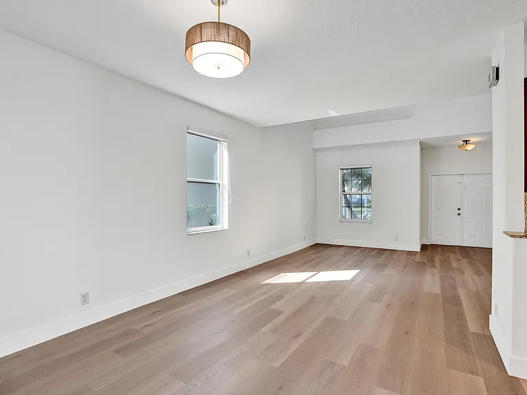 4214 NW 38th Dr — Photo 13