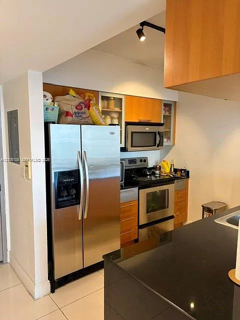 Opera Tower Condo — Photo 2