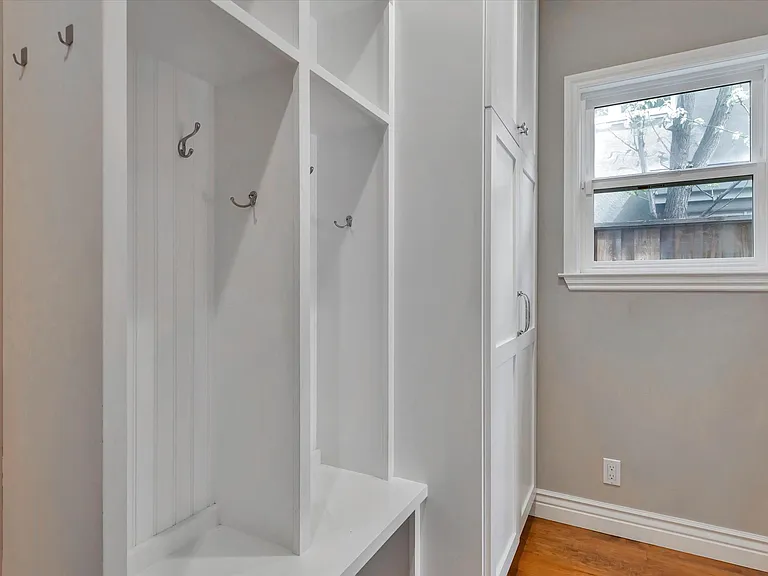 811 College Ave — Photo 47