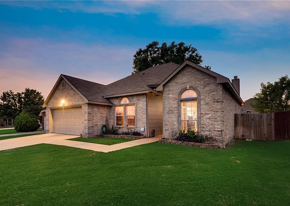 1st image of 129 Bowie Dr